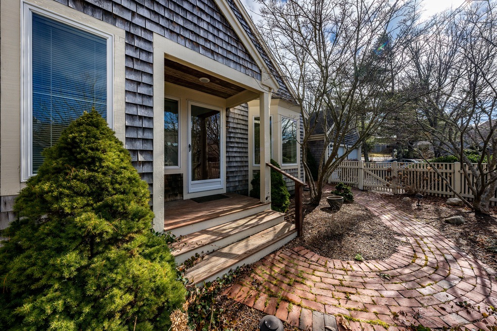 Front 142 Kates Path