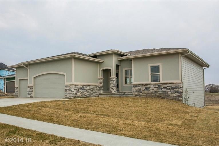 9531 Rushbrook Dr, Johnston, IA 50131 - photo 1