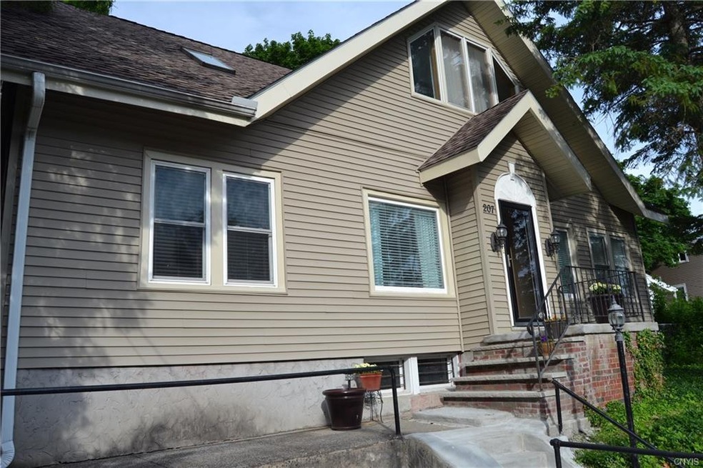 207 Carlton Rd, Syracuse, NY 13207  Classic Bungal