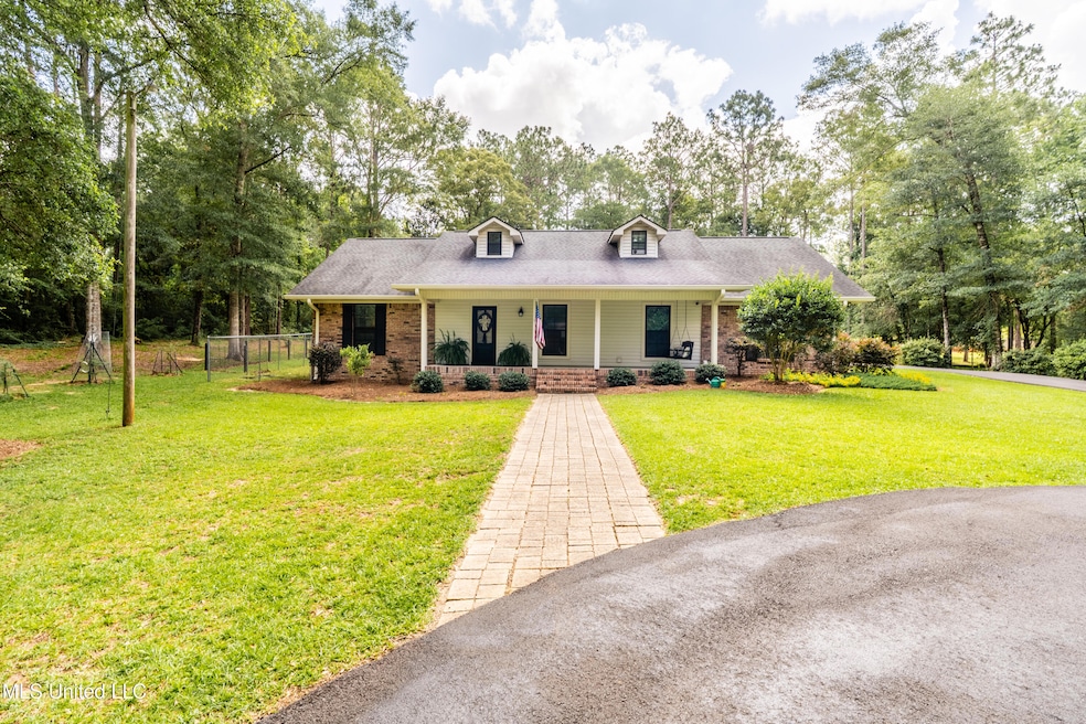 136 Clinton Dr-1
