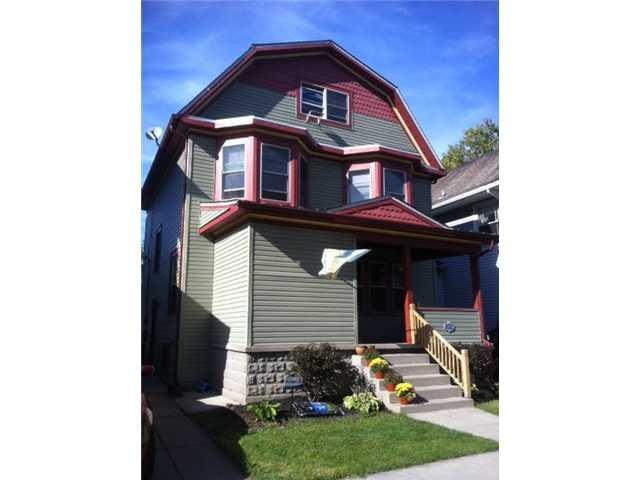Exterior Front Maintenance free vinyl siding