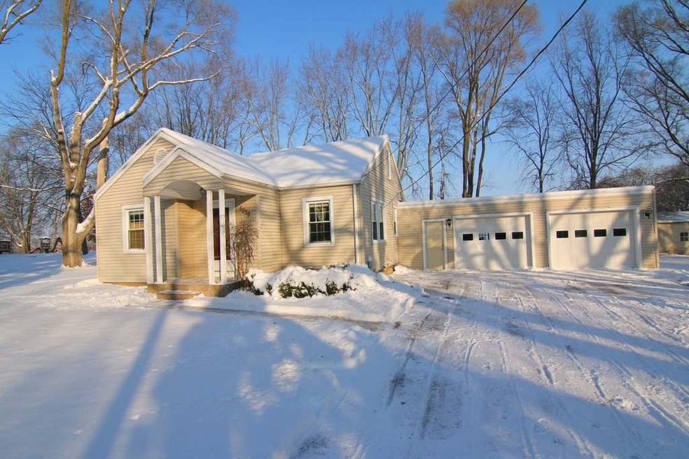 5030 Irish Ln, Fitchburg, WI 53711 - photo 1