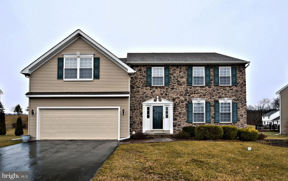 308 Summer Grove Ln, Pottstown, PA 19464 - photo 1