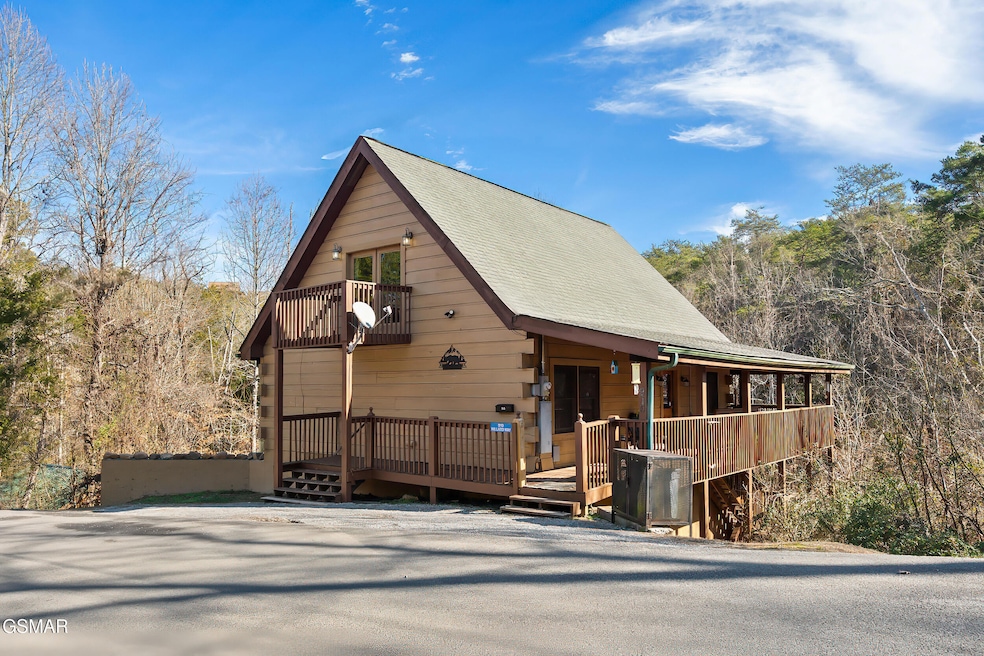 1_910 willard way 001
