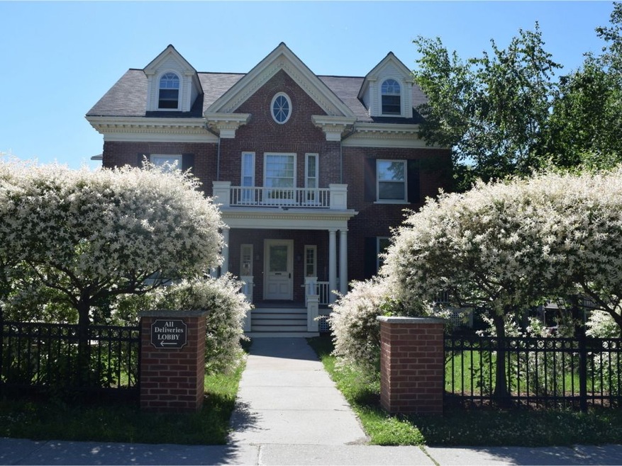 81 S Williams St unit 401, Burlington, VT 05401 - photo 1
