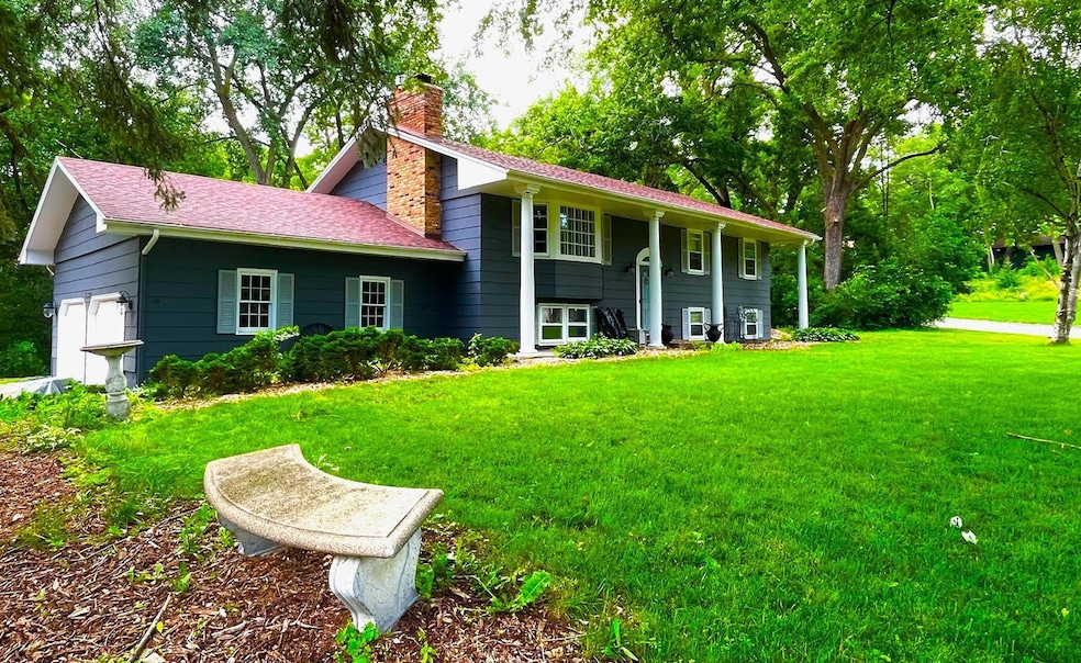 15834 Randall Ln, Minnetonka, MN 55345 - photo 1