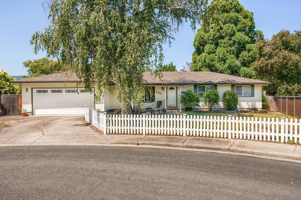 160 Centennial Cir, Central Point, OR 97502 - photo 1