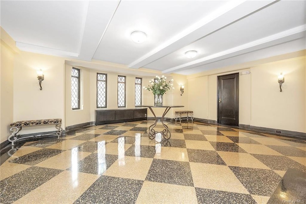 Bronxville Lodge unit 3Z, Bronxville, NY 10708 - photo 1