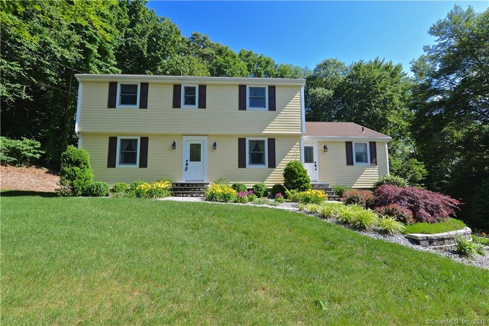 602 E Slope Dr, Orange, CT 06477 - photo 1