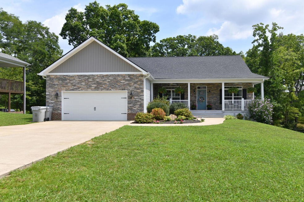 320 Lakeshore Cir, Georgetown, KY 40324 - photo 1