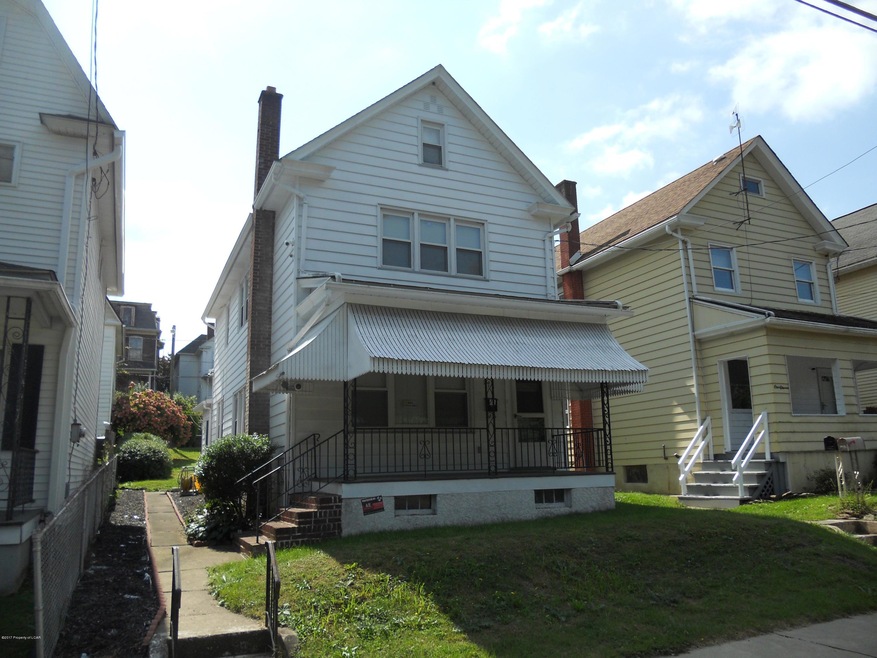 113 Loomis St, Nanticoke, PA 18634 - photo 1