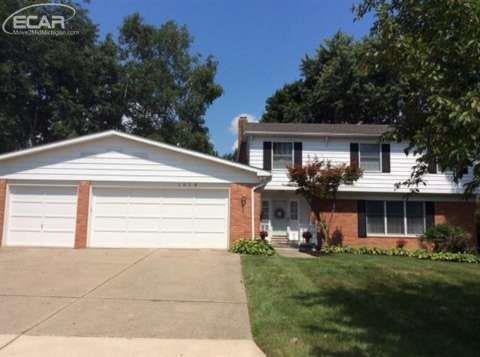 1034 Briarcliffe Dr, Flint, MI 48532 - photo 1