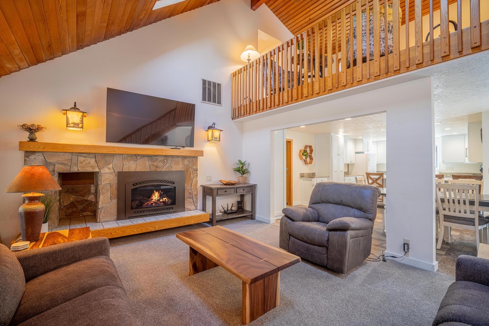 57610 Aspen Ln, Sunriver, OR 97707 - photo 1