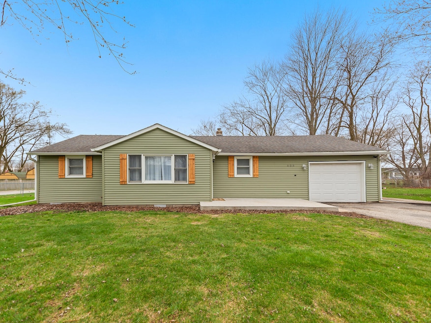 606 Sunset Rd, Hebron, IN 46341 - photo 1