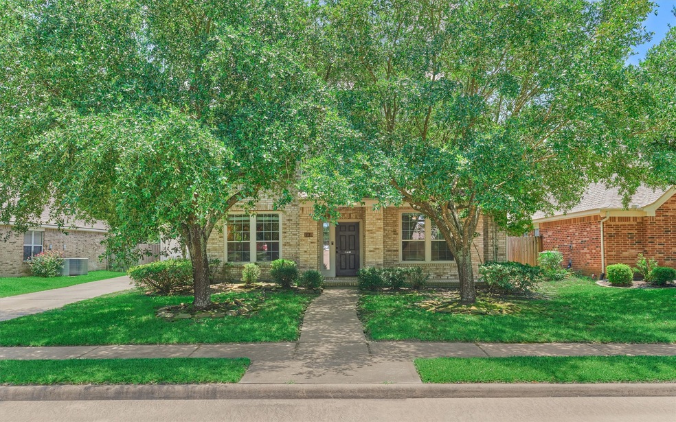 11419 Maple Falls Dr, Tomball, TX 77377 - photo 1