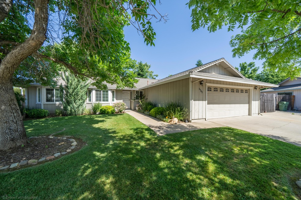 5782 Old Barn Way-6