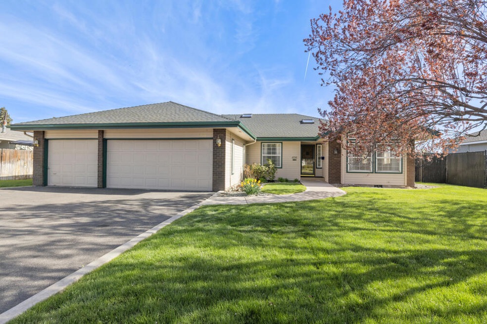 Pending $439,900