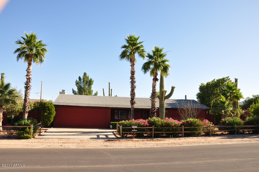 Front View Menlo