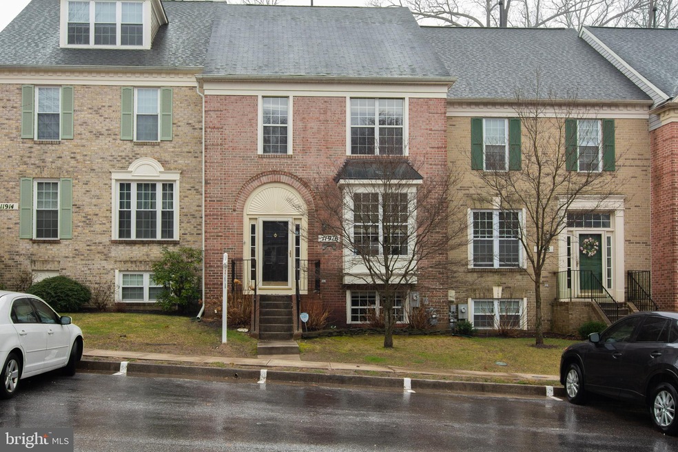 11916 Thurloe Dr, Lutherville Timonium, MD 21093 - photo 1