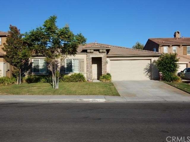 Excellent street location. Tandem garage!