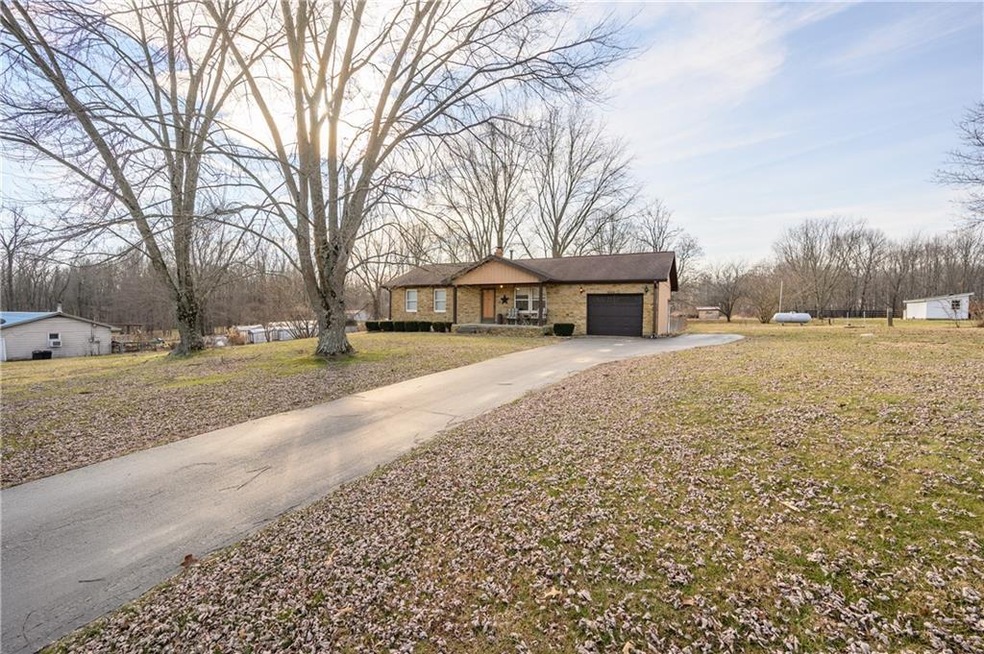 12360 S 100 W, Columbus, IN 47201 - photo 1