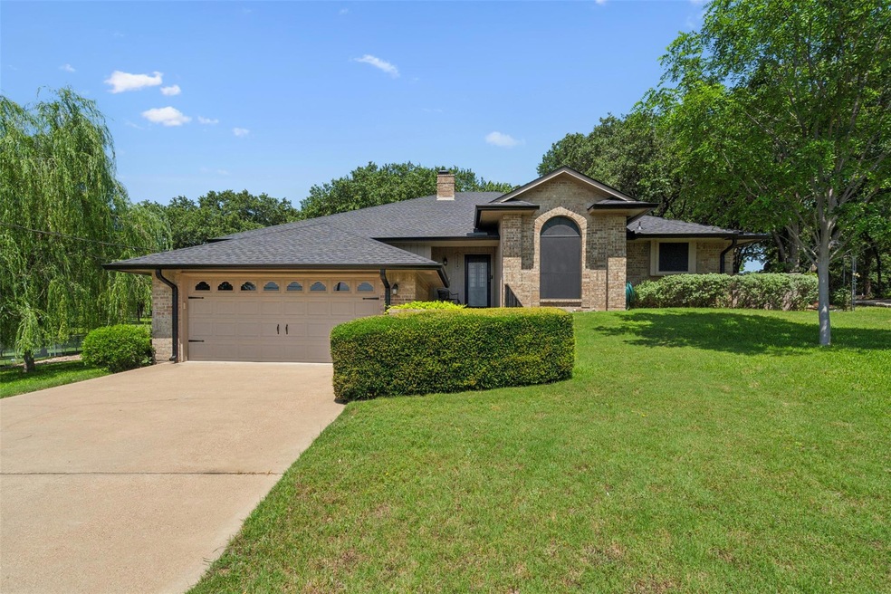 5124 Largo Dr, Granbury, TX 76049 - photo 1