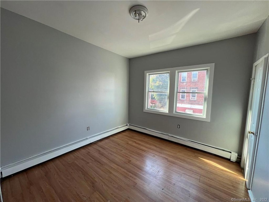 710 Hallett St unit 2F, Bridge Port, CT 06608 - photo 1