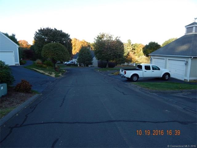 4 Pommel Ln, Middlebury, CT 06762 - photo 1