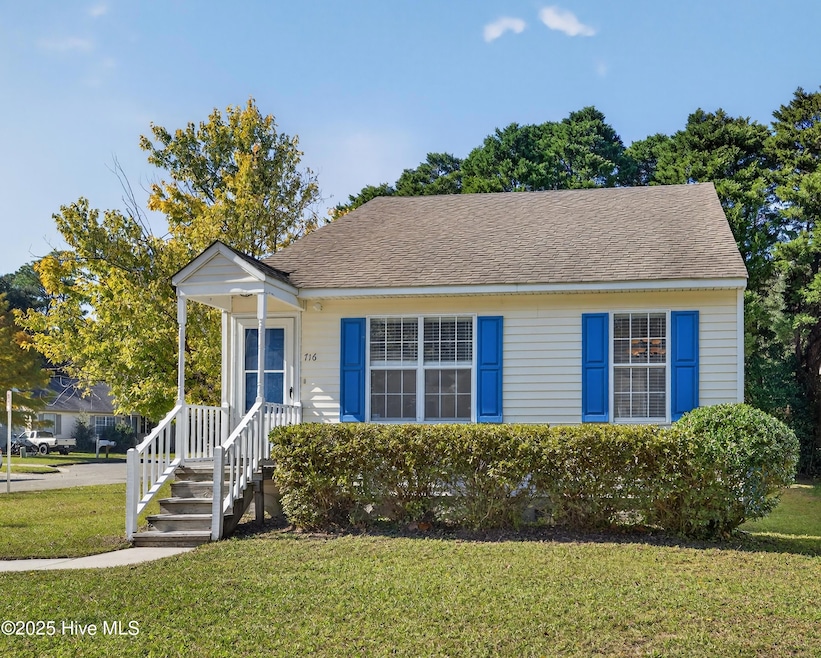 716 Varsity Dr, Wilmington, NC 28403 - photo 1