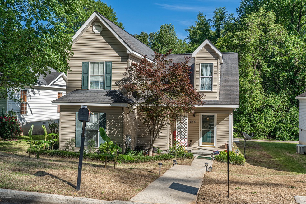 855 Parkview Dr-2