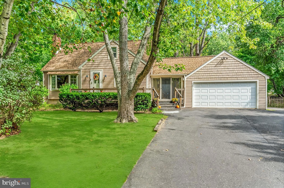 102 Waverly Ave, Mount Laurel, NJ 08054 - photo 1