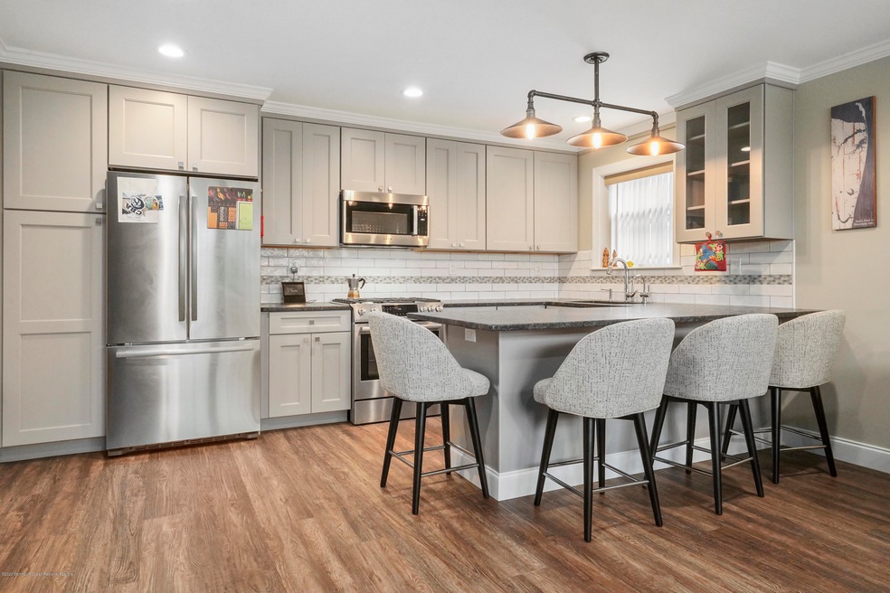 521 Ocean Ave unit 9, Avon By the Sea, NJ 07717 - photo 1