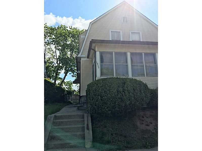 1060 Narragansett Blvd, Cranston, RI 02905 - photo 1