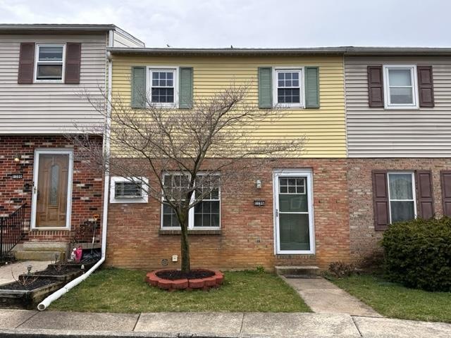 1196 Tee Ct, Allentown, PA 18106 - photo 1