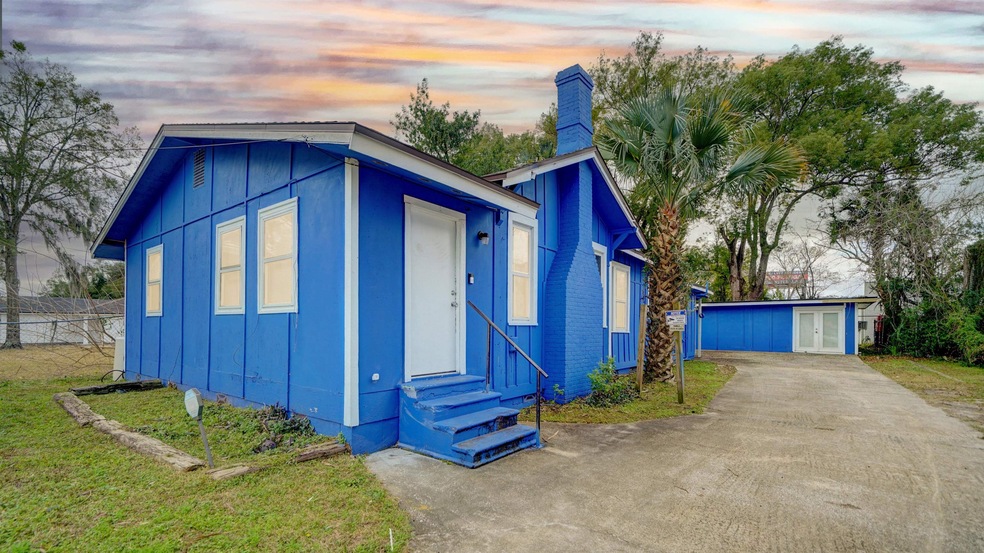 3916 Autumn Ln, Jacksonville, FL 32210 - photo 1