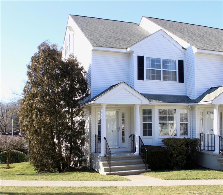 180 Turn of River Rd unit 17A, Stamford, CT 06905 - photo 1