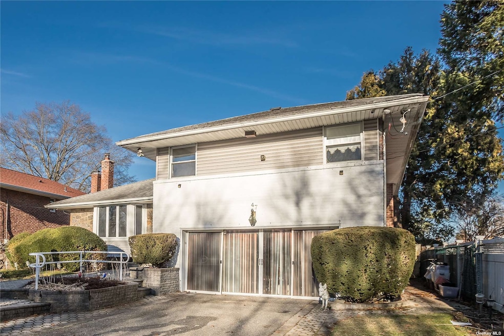 Sold $735,000 • Co-Listing Agent