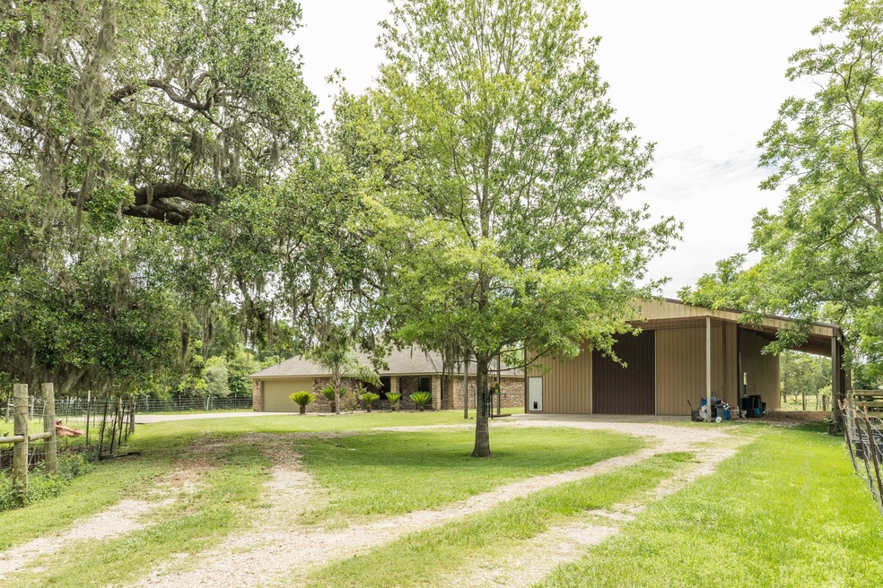 6333 Fm 521 Rd, Brazoria, TX 77422 - photo 1