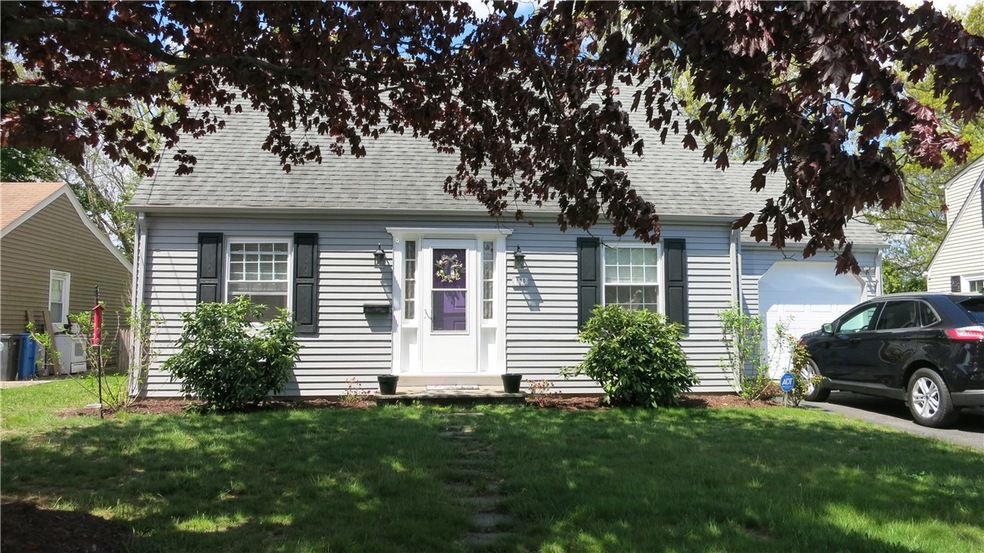 130 Roslyn Ave, Cranston, RI 02910 - photo 1