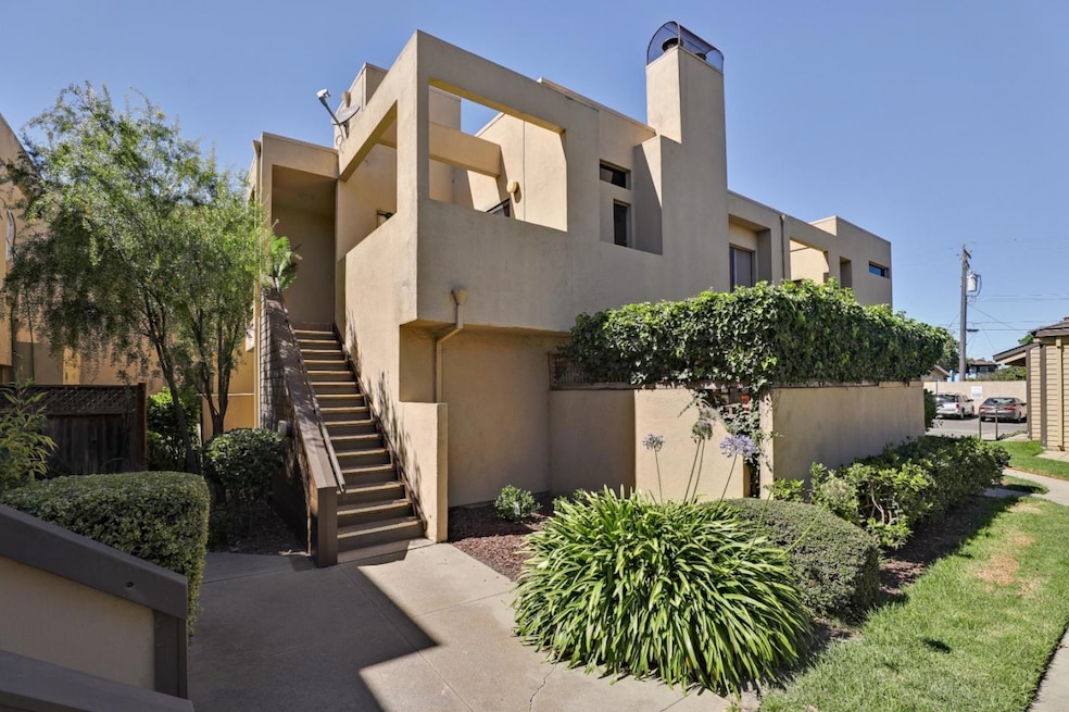 1051 Padre Dr Unit 5  