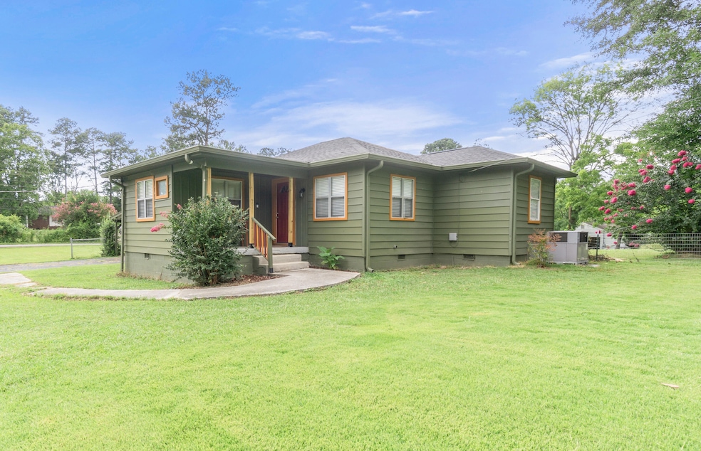 114 Cross St, Chickamauga, GA 30707 - photo 1