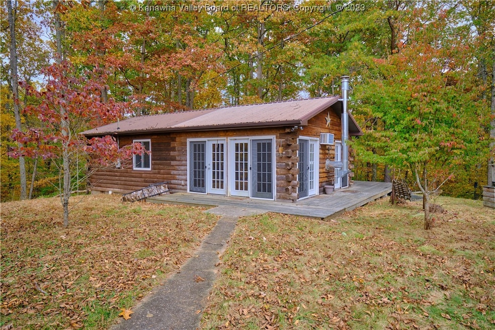 2818 Dunham Rd, Leon, WV 25123