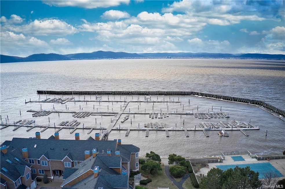 D 20 Half Moon Bay Dock D20, Cortlandt, NY 10520 - photo 1