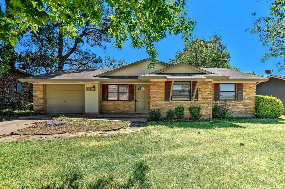 228 Jennie Ln, Denison, TX 75020 - photo 1