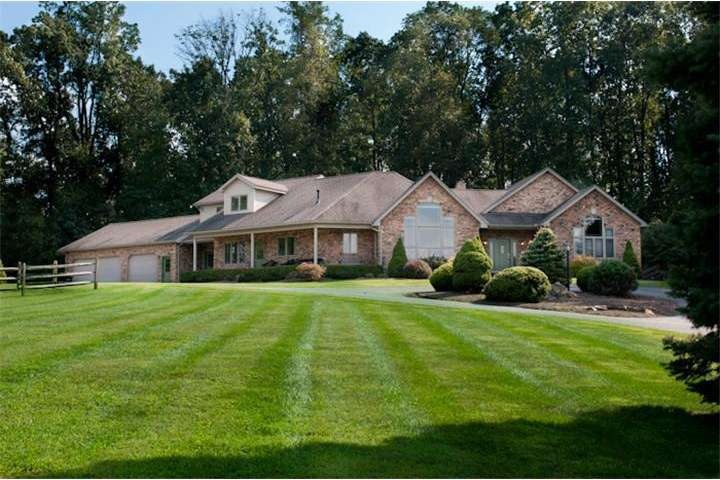 4150 Highfield Ln, Center Valley, PA 18034 - photo 1