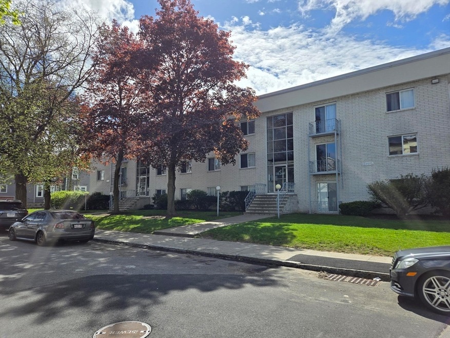 26 Inman St unit 38, Lawrence, MA 01843 - photo 1
