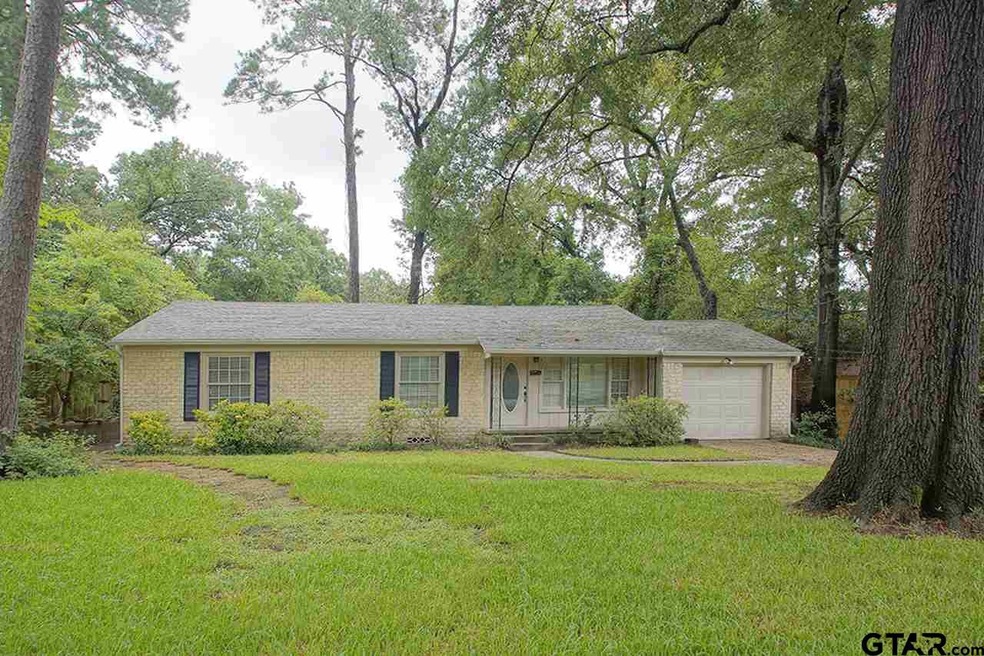 1304 Dogwood St, Tyler, TX 75701 - photo 1