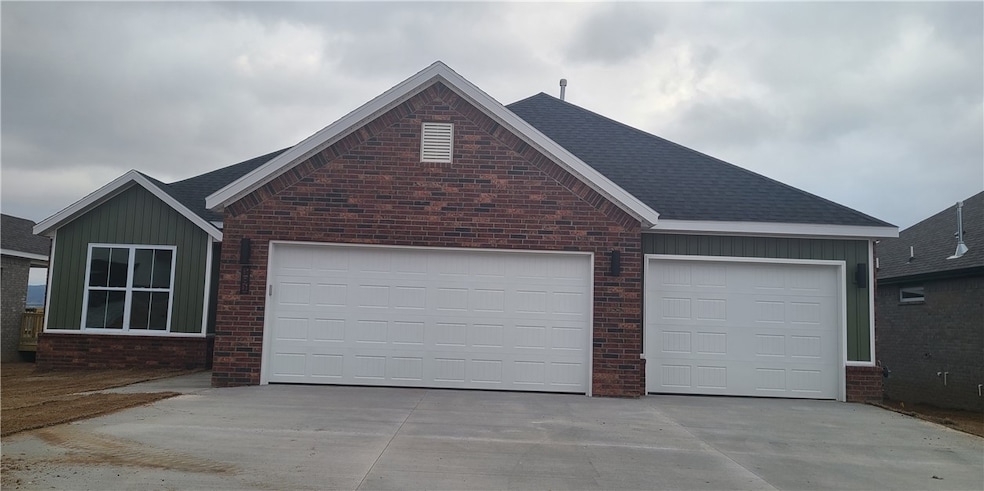 181 N Eagle Mountain St, Prairie Grove, AR 72753 - photo 1