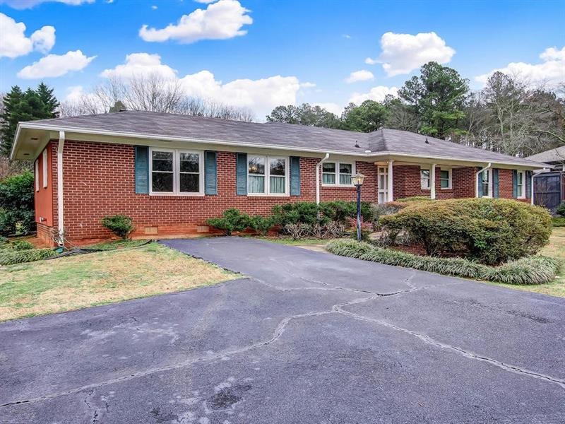 115 Shadburn Ferry Rd, Buford, GA 30518 - photo 1