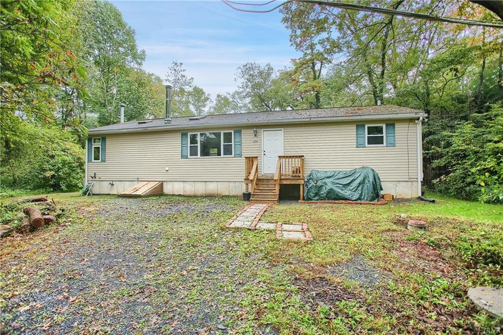 4507 Three Mile Ln, Walnutport, PA 18088 - photo 1